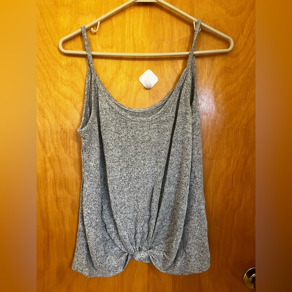 Grey tank with tie